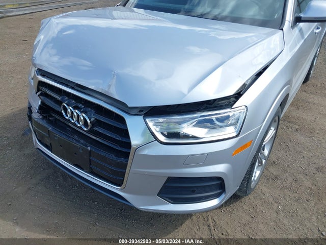 WA1JCCFS4HR012482 Audi Q3 2.0t Premium