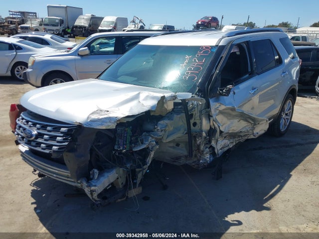 Ford Explorer Limited 2016 1FM5K7F85GGC06563 Image 2