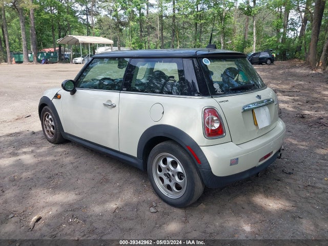 2013 MINI HARDTOP WMWSU3C56DT678825 Photo 2