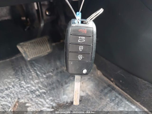 3KPA24AB5KE198218 KIA RIO S
