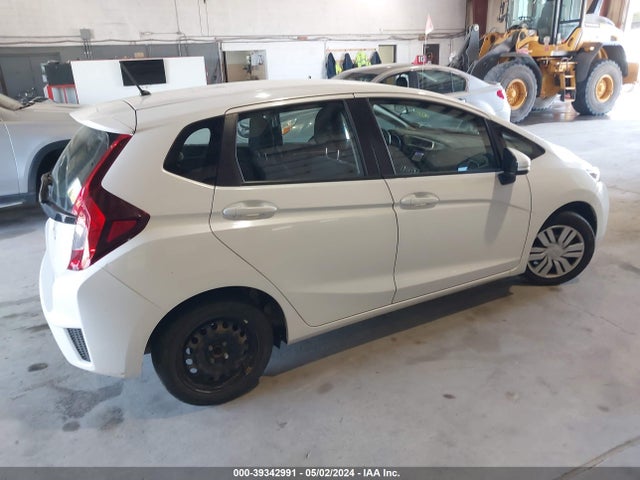 Honda FIT LX 2015 3HGGK5H53FM770836 Image 4