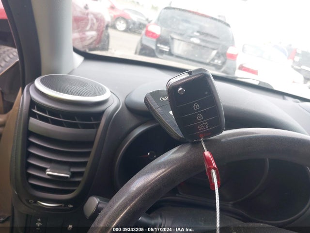 KIA Soul 2016 KNDJN2A25G7279027 Image 11