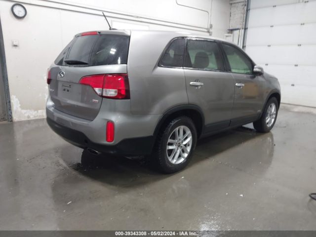 5XYKTCA6XFG614576 KIA SORENTO LX