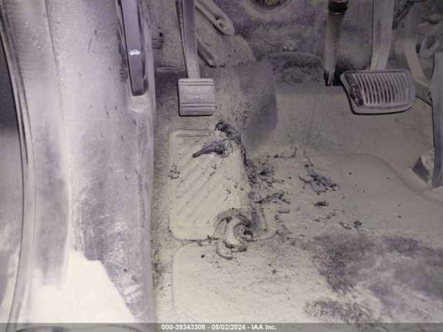 5XYKTCA6XFG614576 KIA SORENTO LX