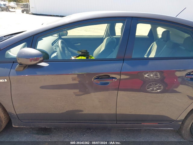 Toyota Prius Three 2015 JTDKN3DU0F1880659 Image 14