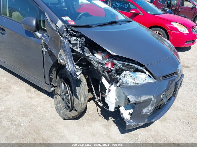 Toyota Prius Three 2015 JTDKN3DU0F1880659 Image 6
