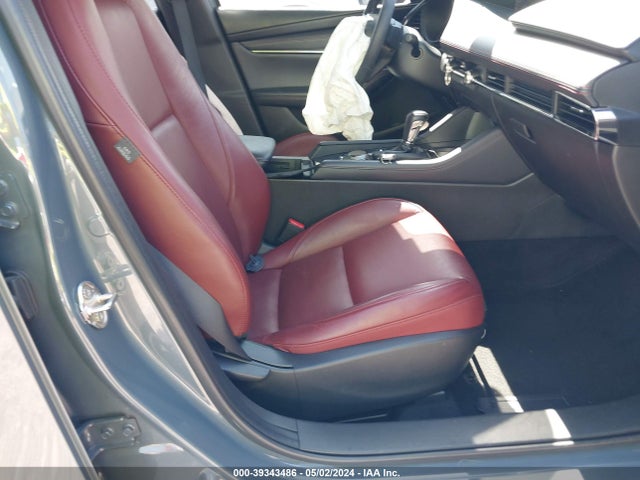 Mazda Mazda3 Carbon Edition 2022 3MZBPACL9NM302761 Image 5