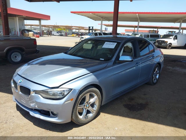 BMW 320i 2014 WBA3B1G56ENS77547 Image 2