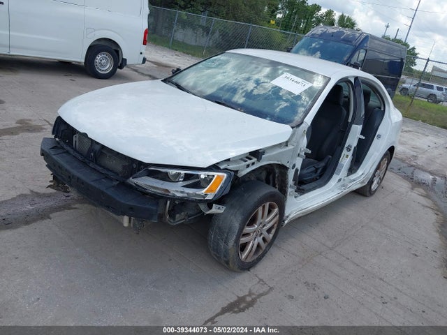 3VW2K7AJXFM201975 Volkswagen Jetta 2.0l S