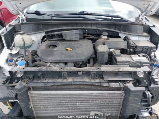 KM8J33A48HU470016 Hyundai TUCSON SE