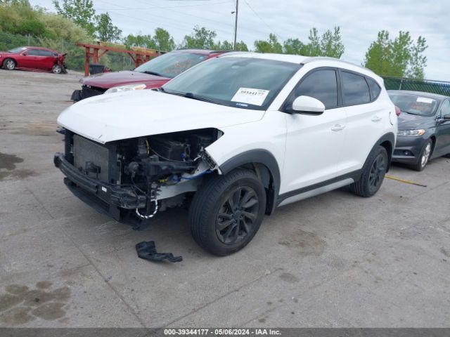 KM8J33A48HU470016 Hyundai TUCSON SE