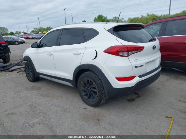KM8J33A48HU470016 Hyundai TUCSON SE