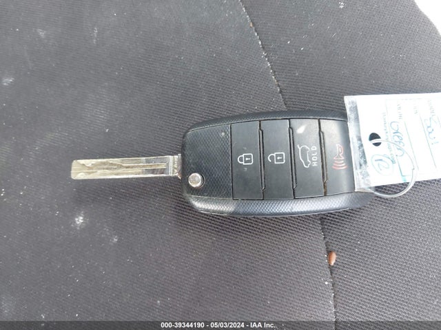 KIA Soul 2016 KNDJN2A22G7832605 Image 11