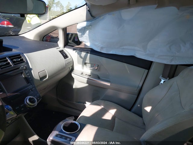 Toyota Prius V Five/three/two 2014 JTDZN3EU1E3335926 Image 5