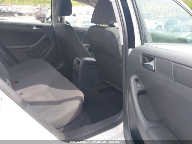 3VW2K7AJ8FM301329 Volkswagen Jetta 2.0l S