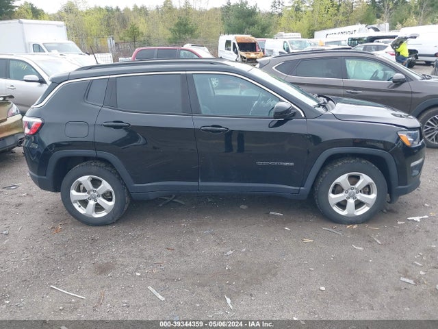 3C4NJDBB0KT786672 Jeep Compass Latitude 4x4
