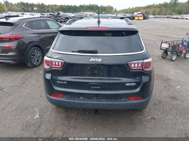 3C4NJDBB0KT786672 Jeep Compass Latitude 4x4