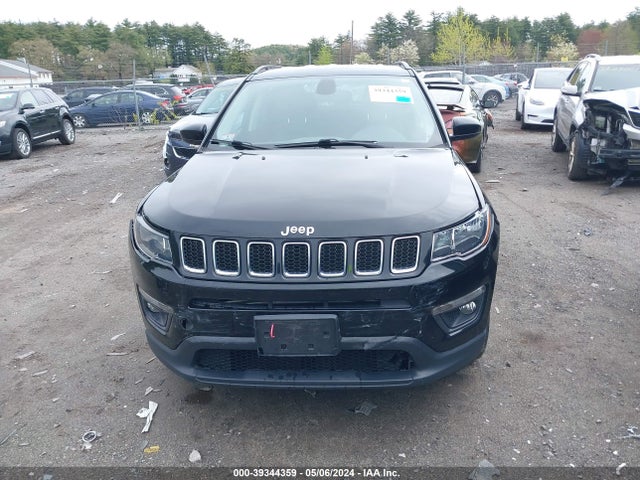 3C4NJDBB0KT786672 Jeep Compass Latitude 4x4