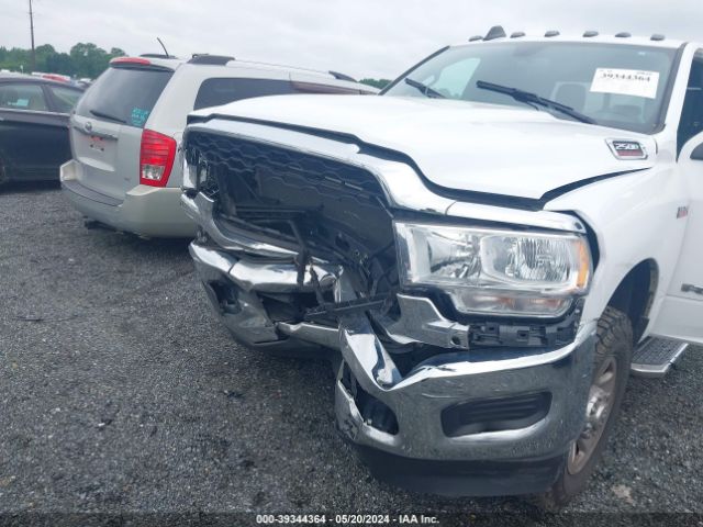 3C6UR5HJ0NG170421 RAM 2500 Tradesman  4x4 8' Box