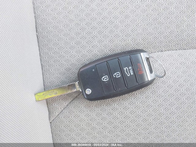 39344415 :رقم المزاد ، 5XXGT4L30GG111448 vin ، 2016 Kia Optima Lx مزاد بيع
