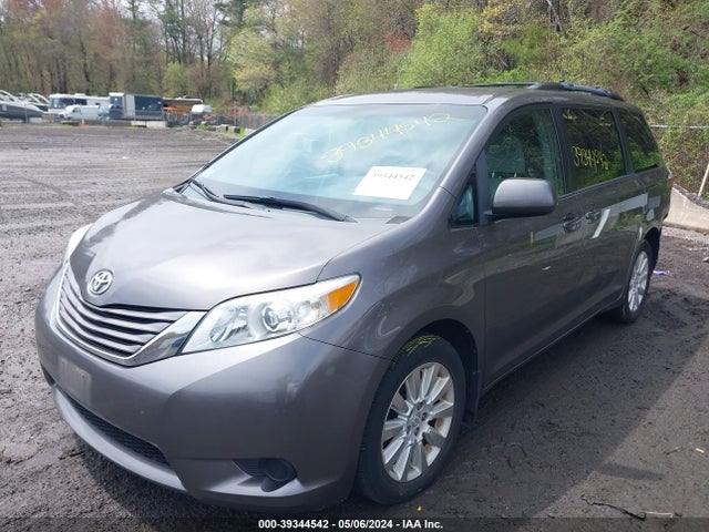 Toyota Sienna Le 7 Passenger 2015 5TDJK3DC1FS123719 Image 2