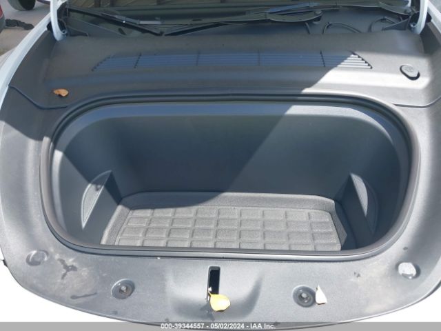 7SAYGDED4PF945727 Tesla Model Y Rwd
