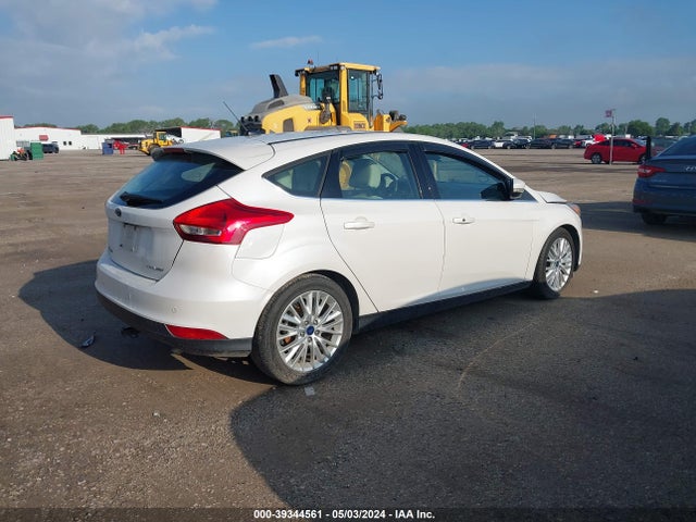 Ford Focus Titanium 2017 1FADP3N25HL309875 Image 4