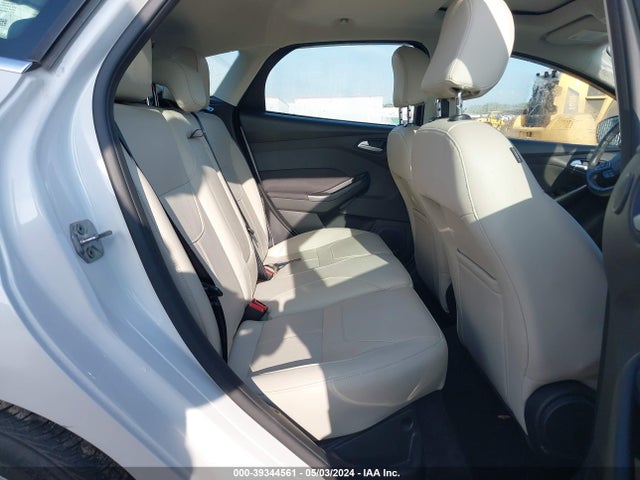 Ford Focus Titanium 2017 1FADP3N25HL309875 Image 8