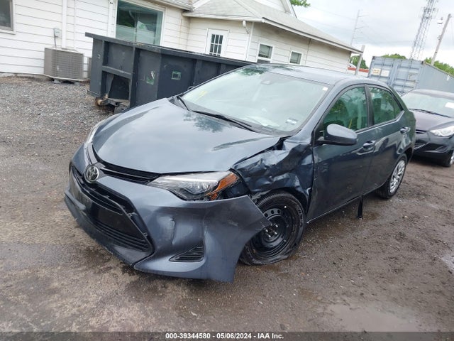 Toyota COROLLA LE 2018 2T1BURHE1JC994831 Image 2