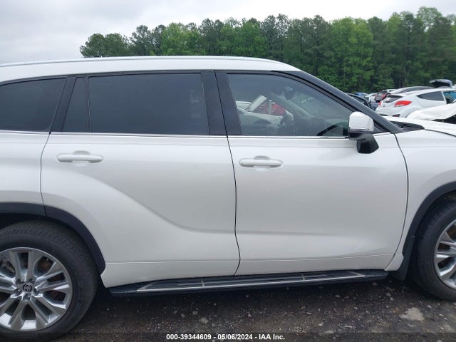 Toyota Highlander Limited 2021 5TDYZRAH8MS525408 Image 13