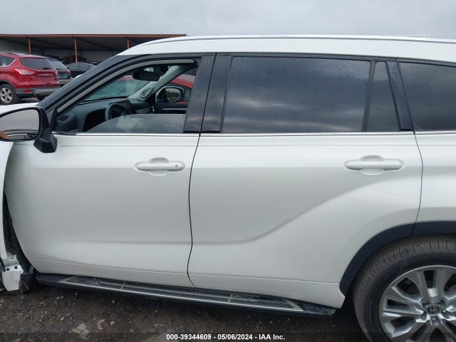Toyota Highlander Limited 2021 5TDYZRAH8MS525408 Image 14