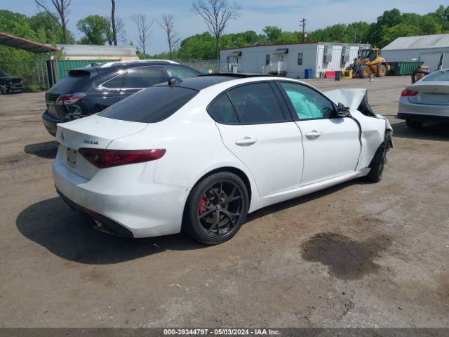 ZARFAEDNXH7540720 Alfa Romeo Giulia Awd