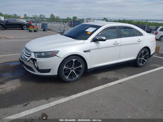 Ford Taurus Limited 2015 1FAHP2F86FG103078 Image 2