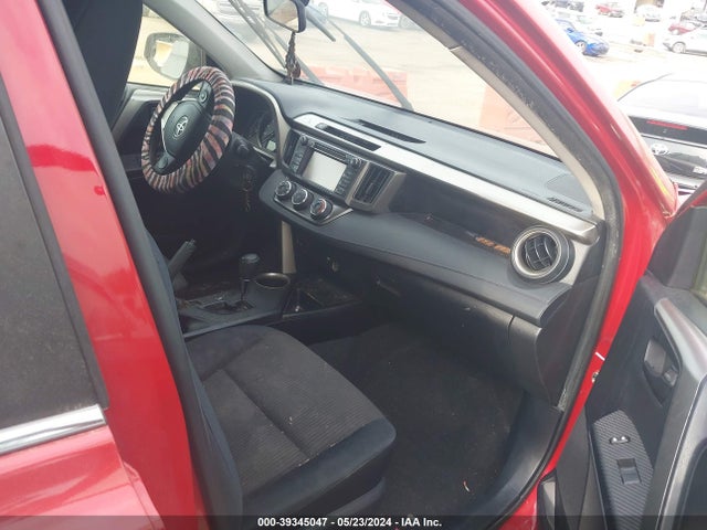 Toyota RAV4 LE 2015 JTMZFREV5FD047654 Image 5