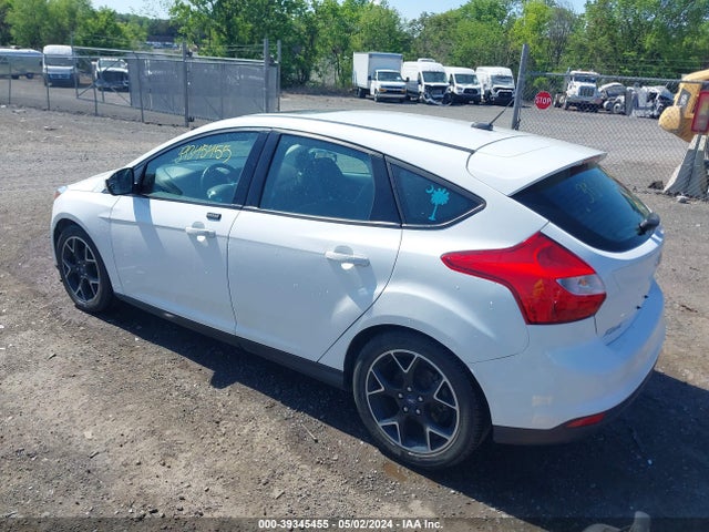 Ford FOCUS SE 2014 1FADP3K28EL153542 Image 3