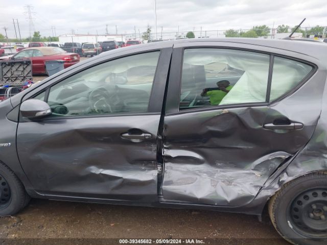 JTDKDTB36E1059237 Toyota Prius C One