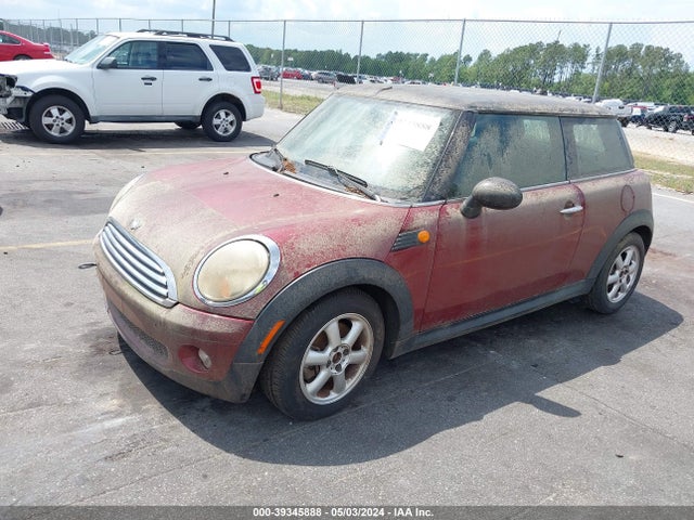 2009 MINI COOPER WMWMF33559TU71062 Photo 1