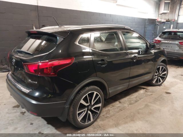 JN1BJ1CR6JW203059 Nissan Rogue Sport Sl