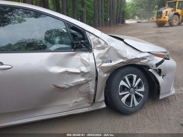 Toyota Prius Prime Premium 2017 JTDKARFP5H3022519 Image 6