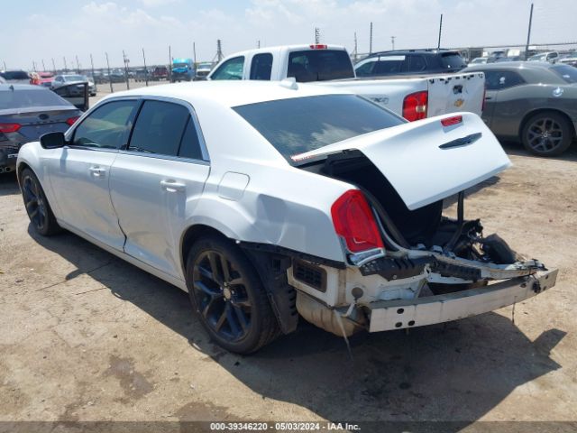 2C3CCAAG1FH766611 Chrysler 300 Limited