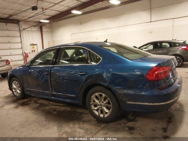1VWAS7A31GC052274 Volkswagen Passat 1.8t S