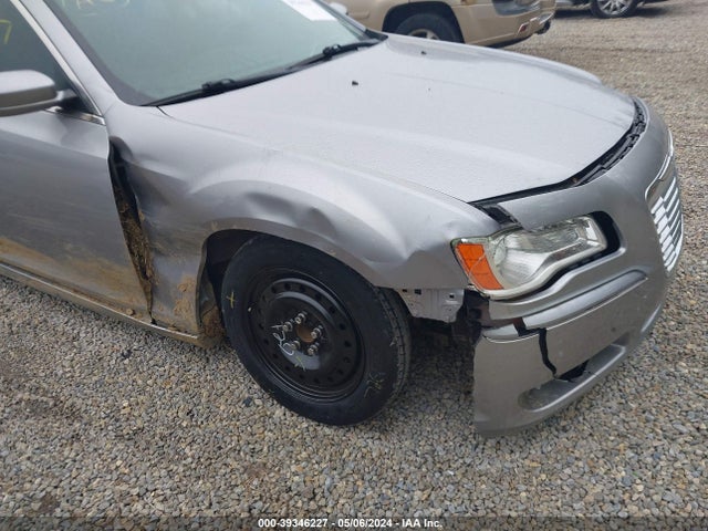 Chrysler 300 2014 2C3CCAAG1EH118362 Image 13