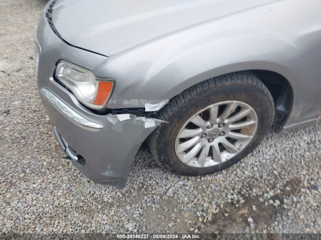 Chrysler 300 2014 2C3CCAAG1EH118362 Image 15