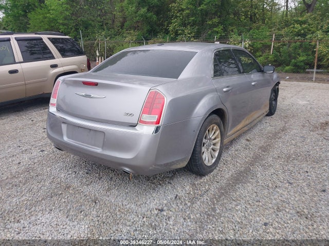 Chrysler 300 2014 2C3CCAAG1EH118362 Image 4