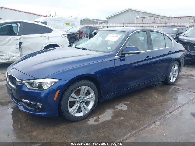 BMW 330I 2018 WBA8B9C58JEE81712 Image 2