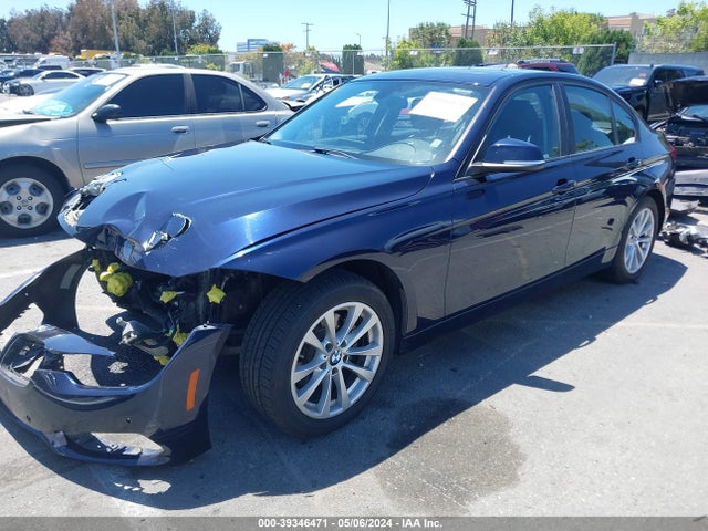 WBA8E1G37HNU18979 BMW 320i