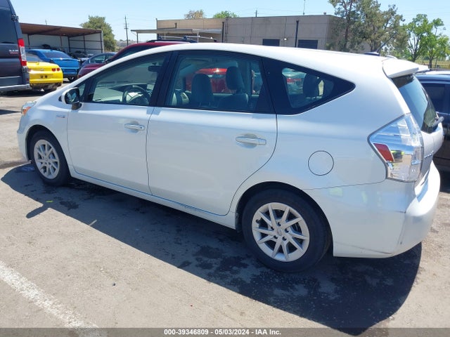 Toyota Prius V Three 2014 JTDZN3EU7EJ001685 Image 3