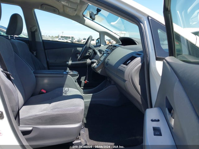 Toyota Prius V Three 2014 JTDZN3EU7EJ001685 Image 5