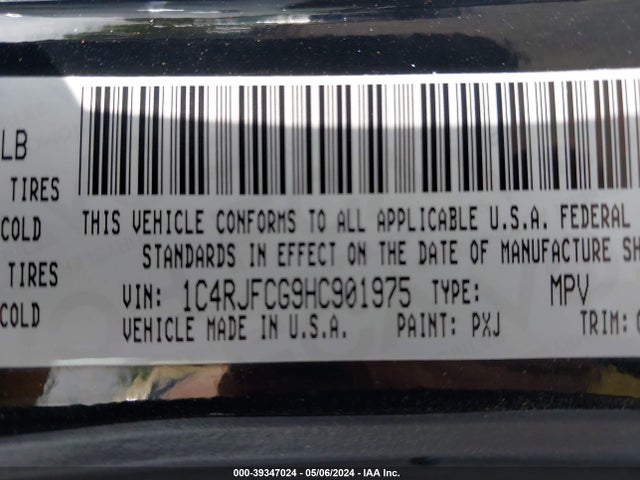 1C4RJFCG9HC901975 Jeep Grand Cherokee Overland 4x4