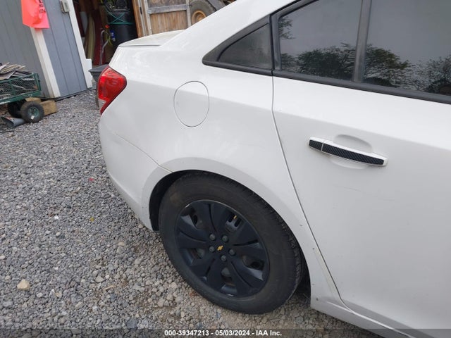 Chevrolet Cruze Ls Auto 2015 1G1PA5SG9F7124537 Image 15